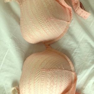 Victoria’s Secret Lace Push-up Bra